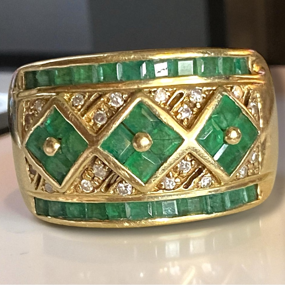 BEAUTIFUL Estate 14K Yellow Gold Baguette Emerald and Diamond Band Ring Size 8